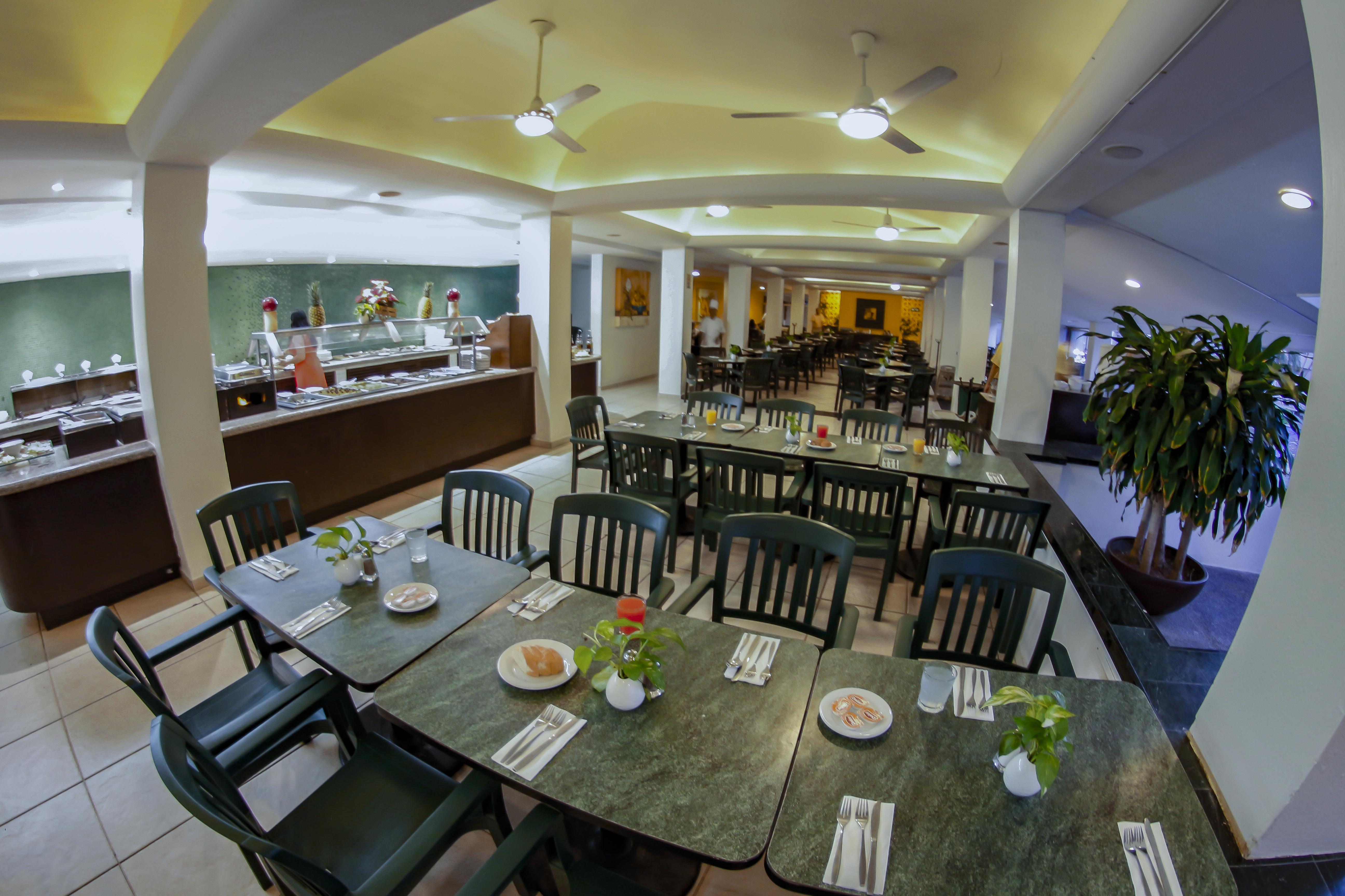 Plaza Pelicanos Club Beach Resort All Inclusive Puerto Vallarta Exterior photo