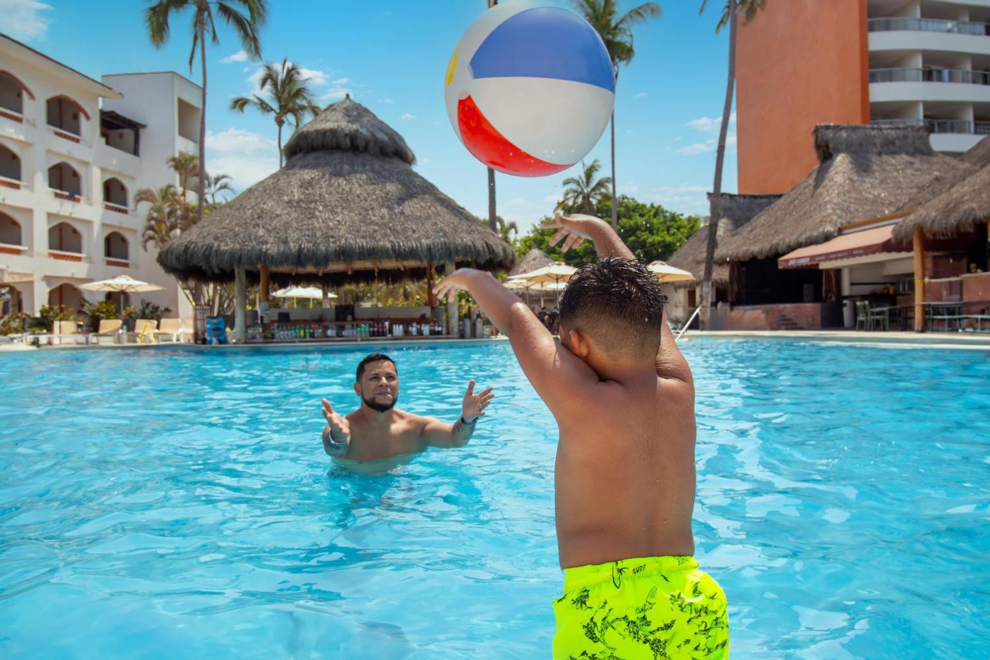 Plaza Pelicanos Club Beach Resort All Inclusive Puerto Vallarta Exterior photo