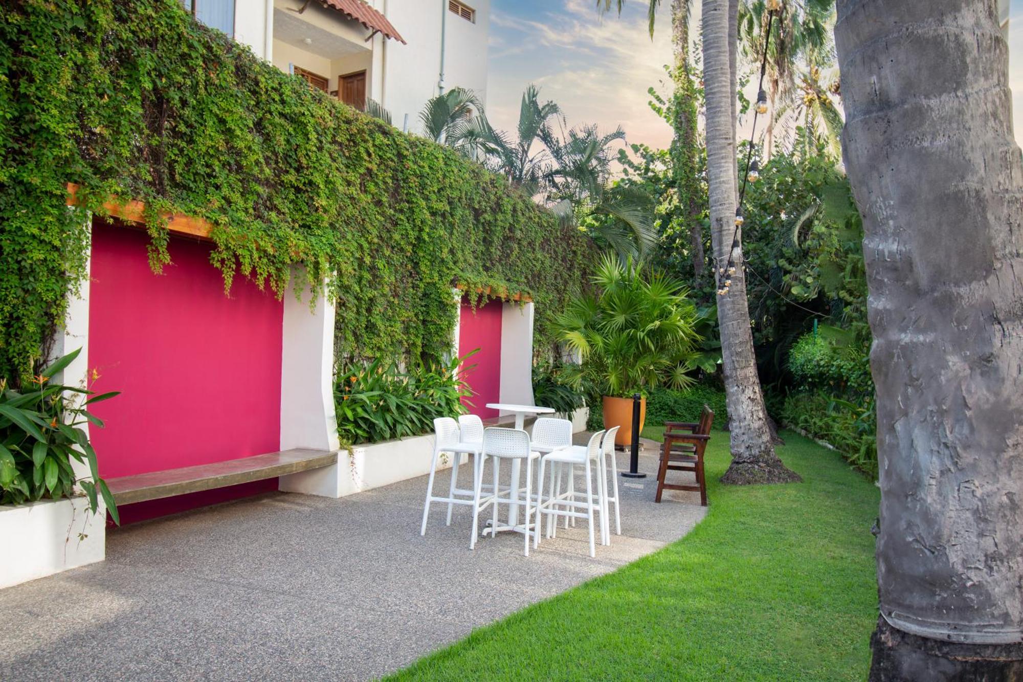 Plaza Pelicanos Club Beach Resort All Inclusive Puerto Vallarta Exterior photo