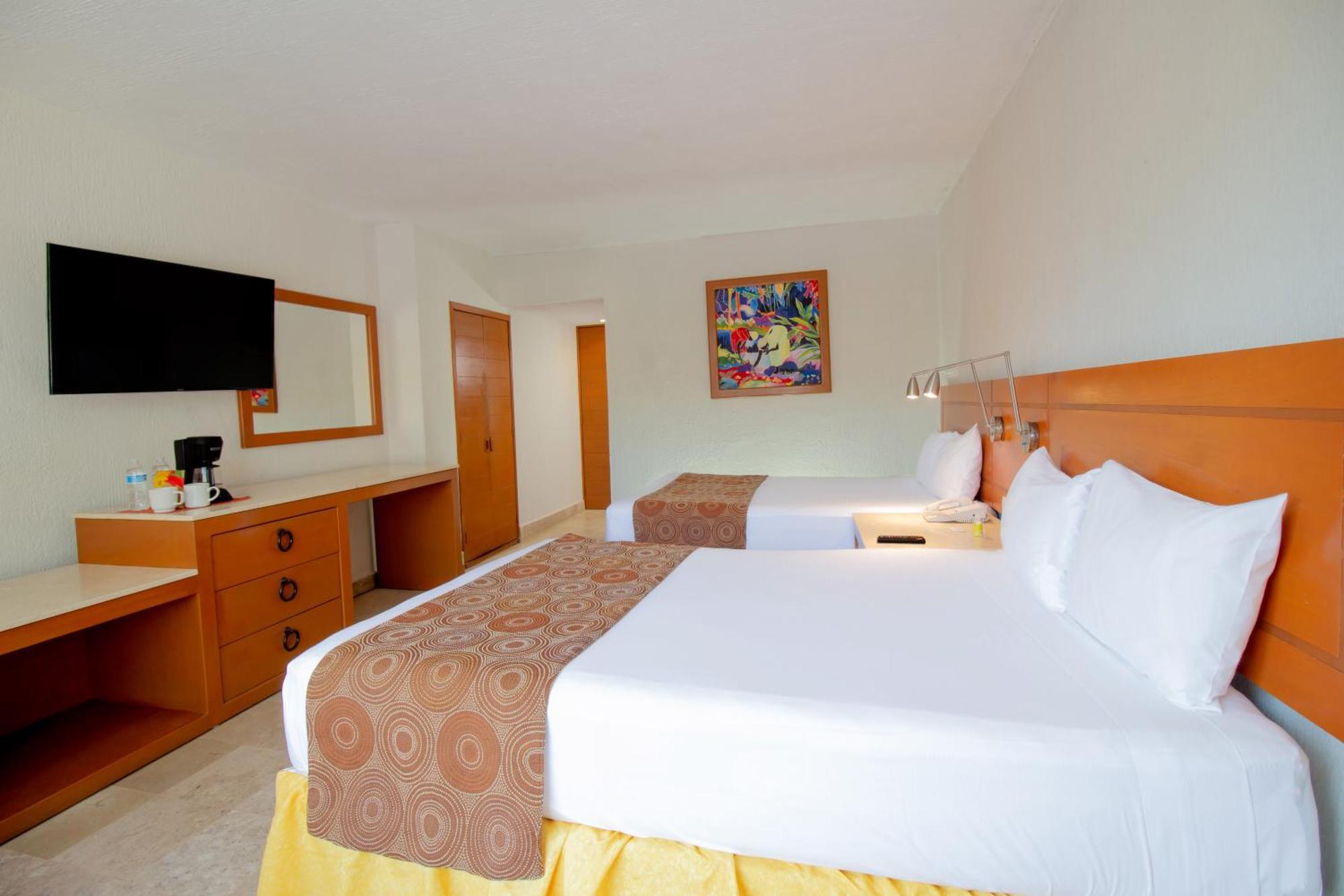 Plaza Pelicanos Club Beach Resort All Inclusive Puerto Vallarta Exterior photo
